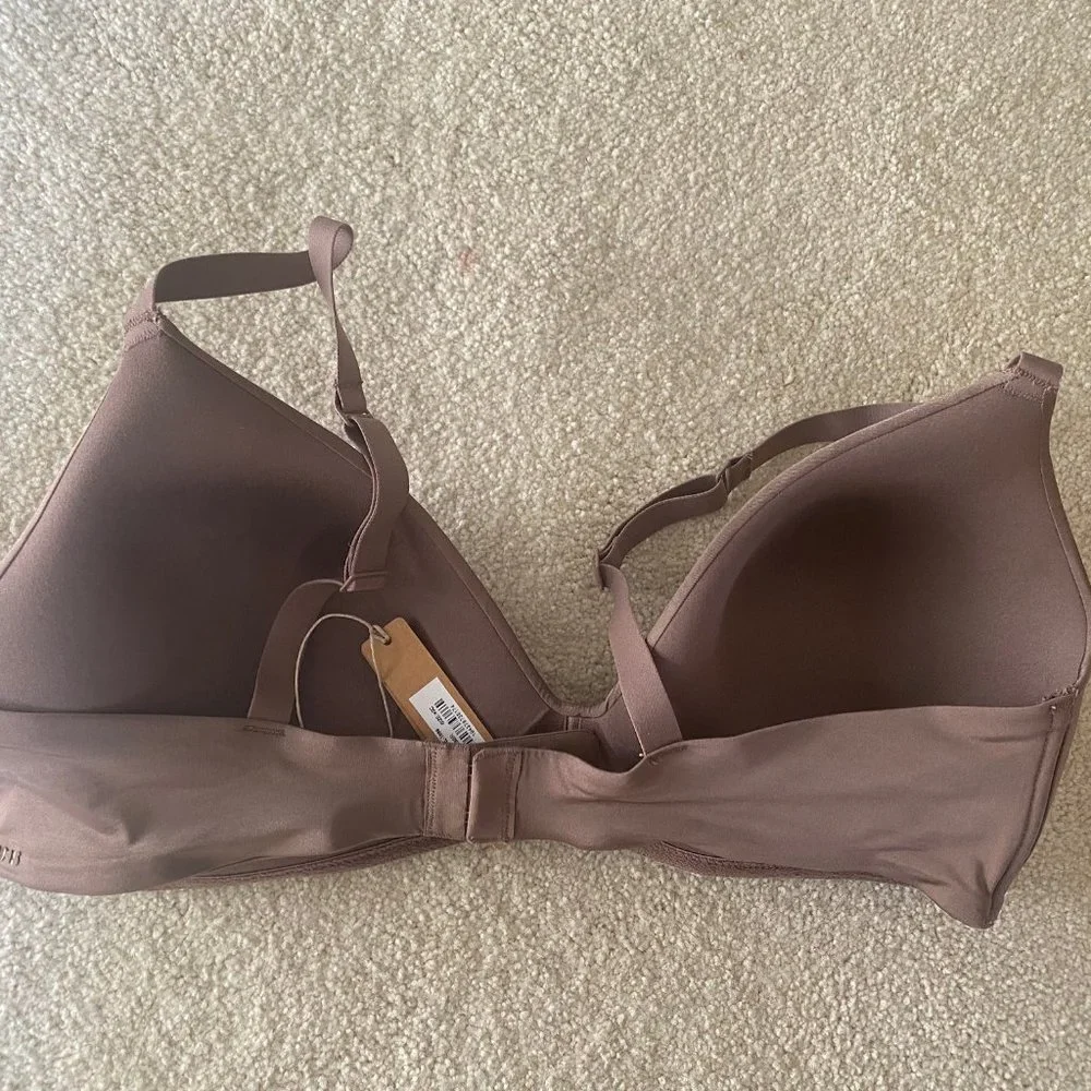 SKIMS Wireless Scoop Neck Bra in Mauve Brown - Picture 5 of 9